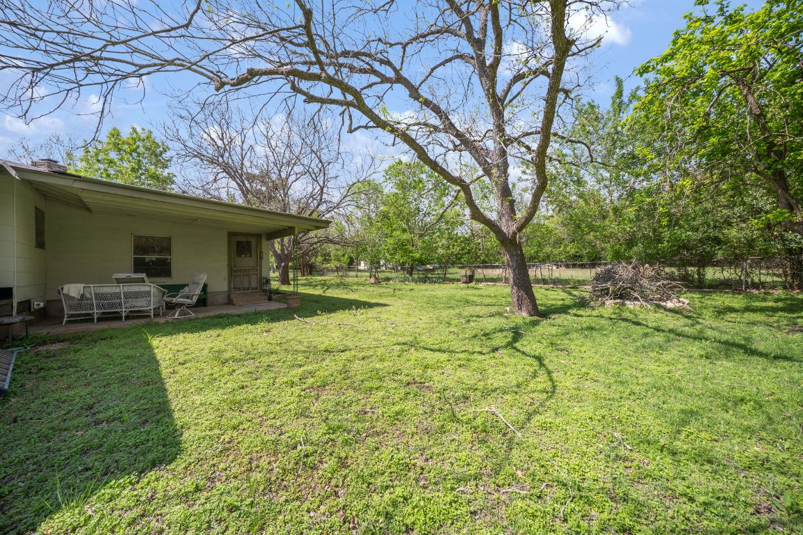 704 6th Street , Blanco, TX, 78606 | 2502655 | Realty Texas LLC