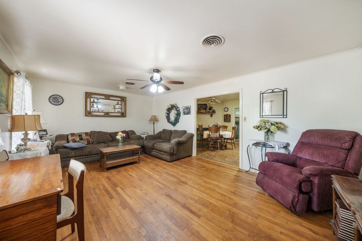 704 6th Street , Blanco, TX, 78606 | 2502655 | Realty Texas LLC