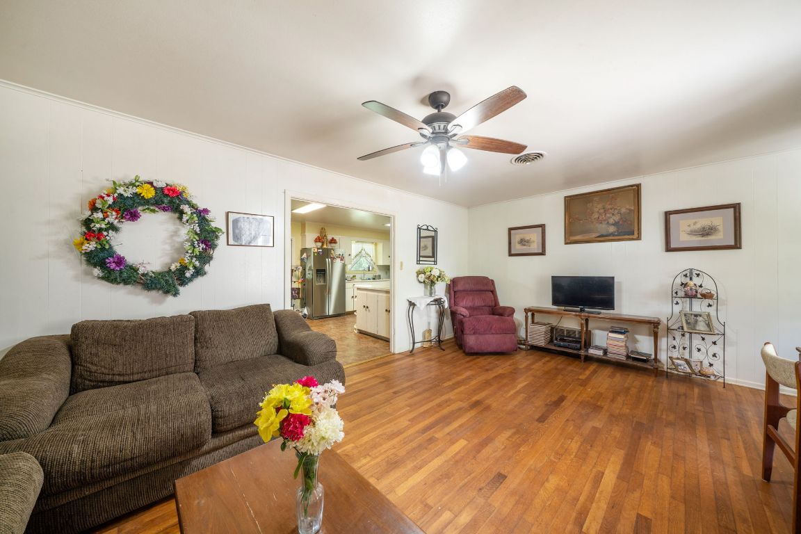704 6th Street , Blanco, TX, 78606 | 2502655 | Realty Texas LLC