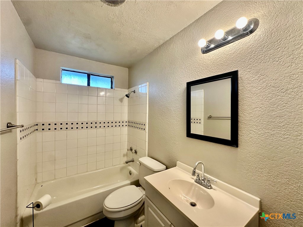 677 County Road 3081 , Lampasas, TX, 76550 | 579376 | Realty Texas LLC
