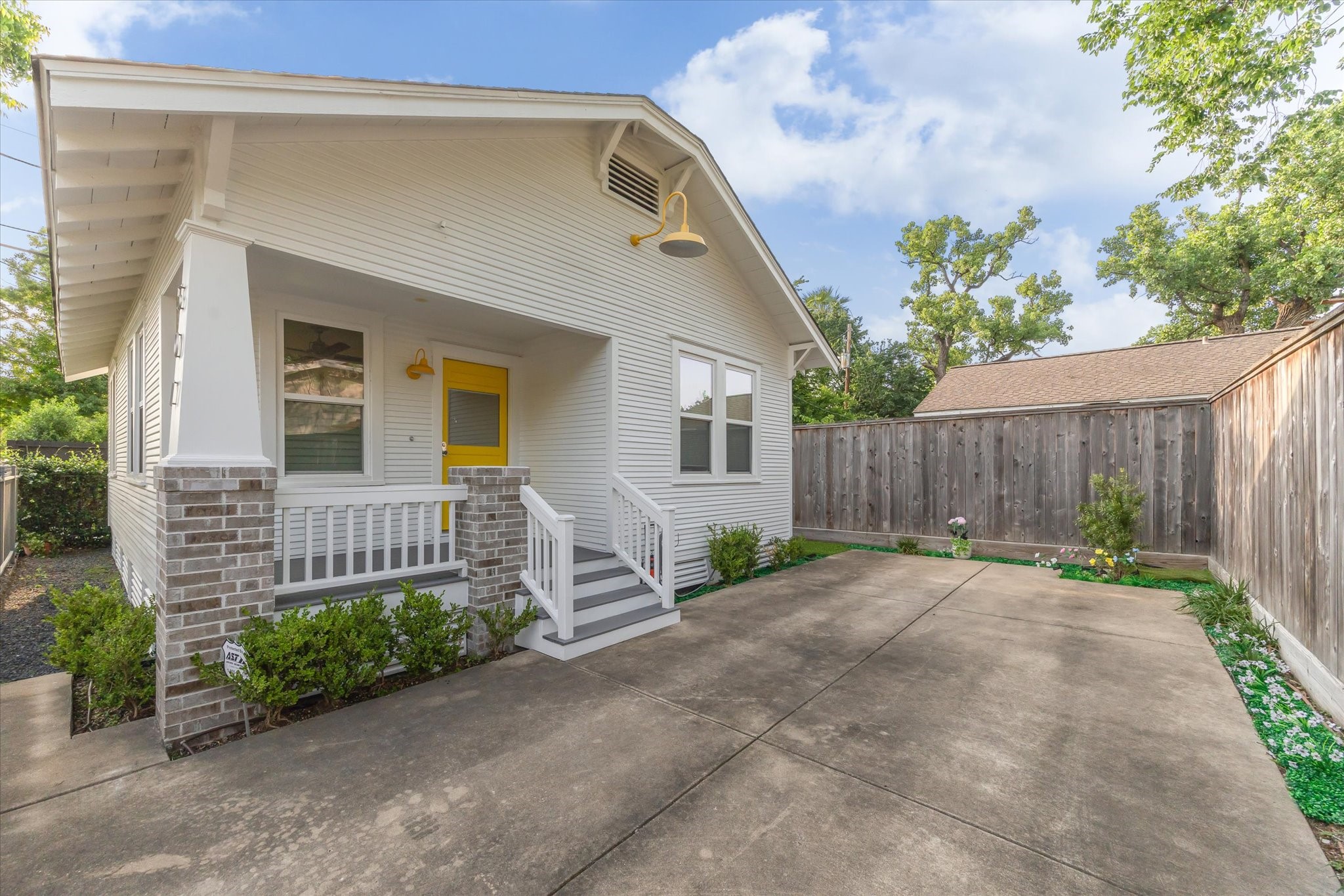 507 W 12th Street , Houston, TX, 77008 | 7050517 | Realty Texas LLC
