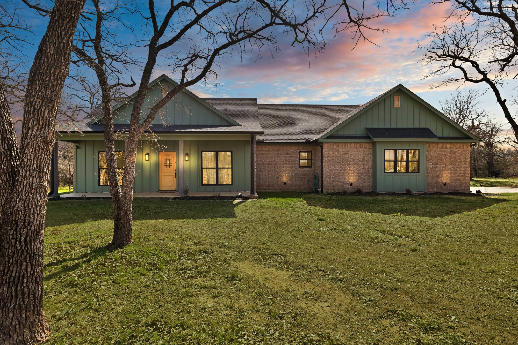 230 Silver Lakes Drive , Sunset, TX, 76270 | 20942406 | Realty Texas LLC
