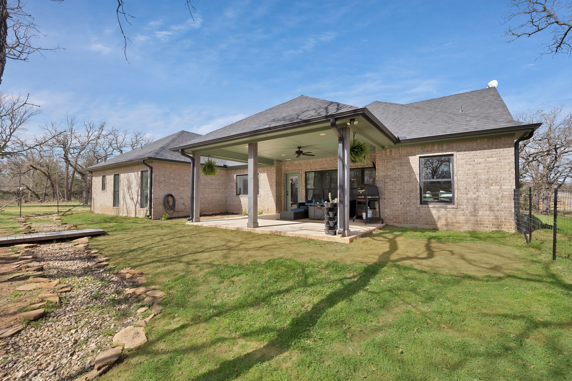 230 Silver Lakes Drive , Sunset, TX, 76270 | 20942406 | Realty Texas LLC