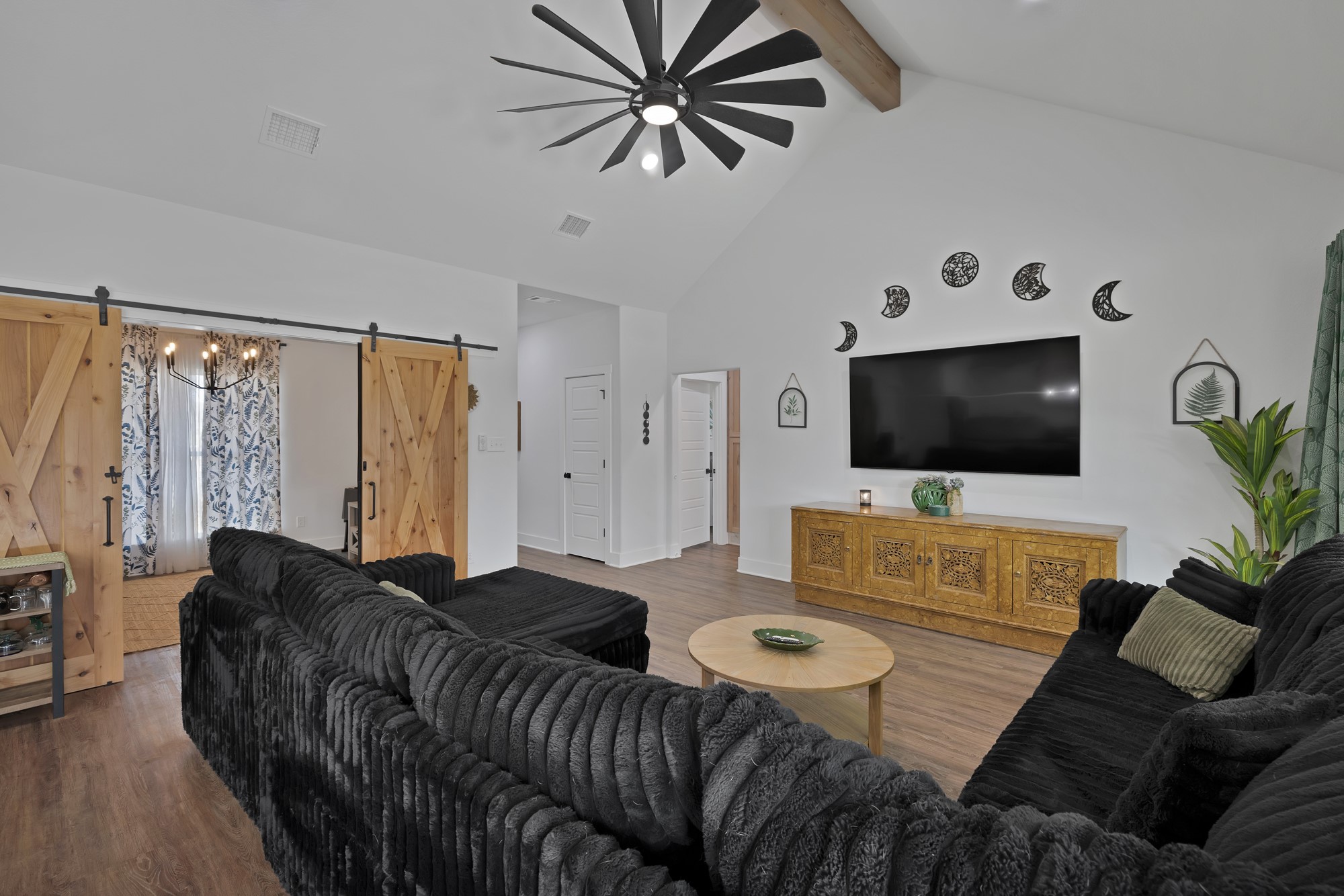 230 Silver Lakes Drive , Sunset, TX, 76270 | 20942406 | Realty Texas LLC