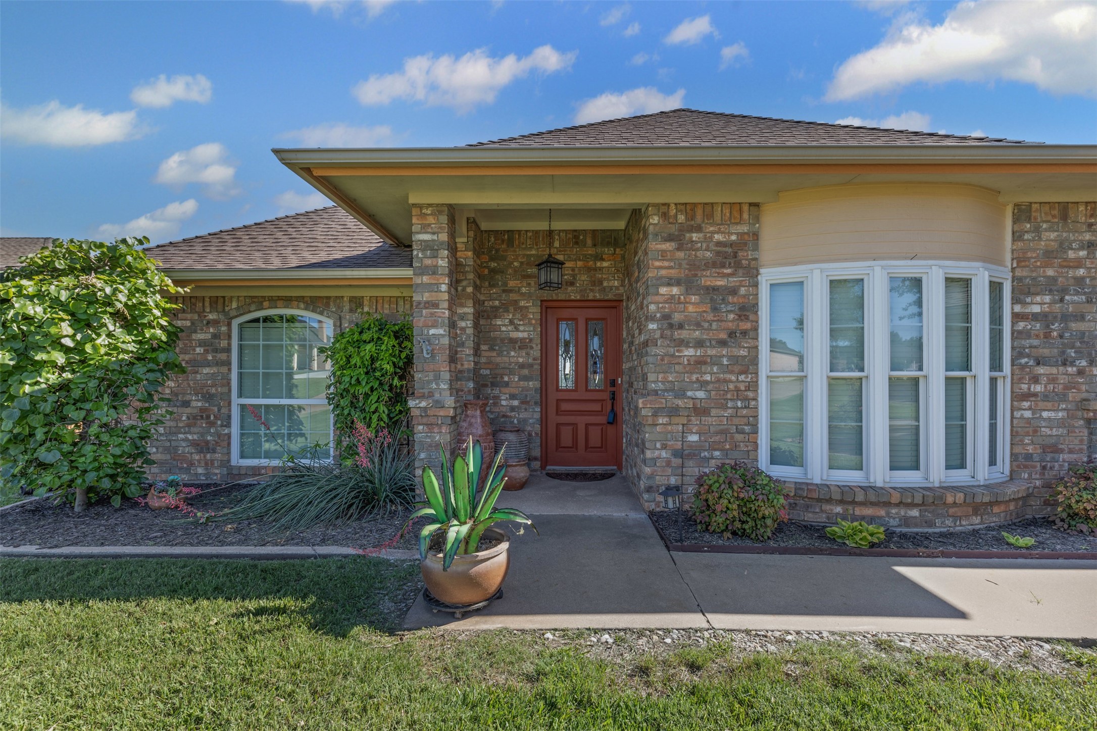 711 Aqua Vista Drive, Granbury, TX, 76049 | 20942780 | Realty Texas LLC