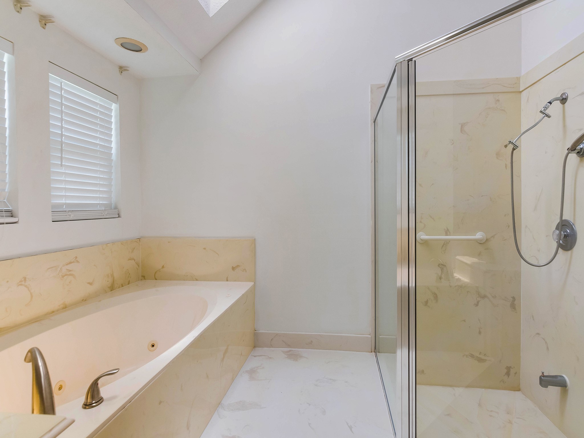 33 SWEETLEAF CT , The Woodlands, TX, 77381 | 26787506 | Realty Texas LLC