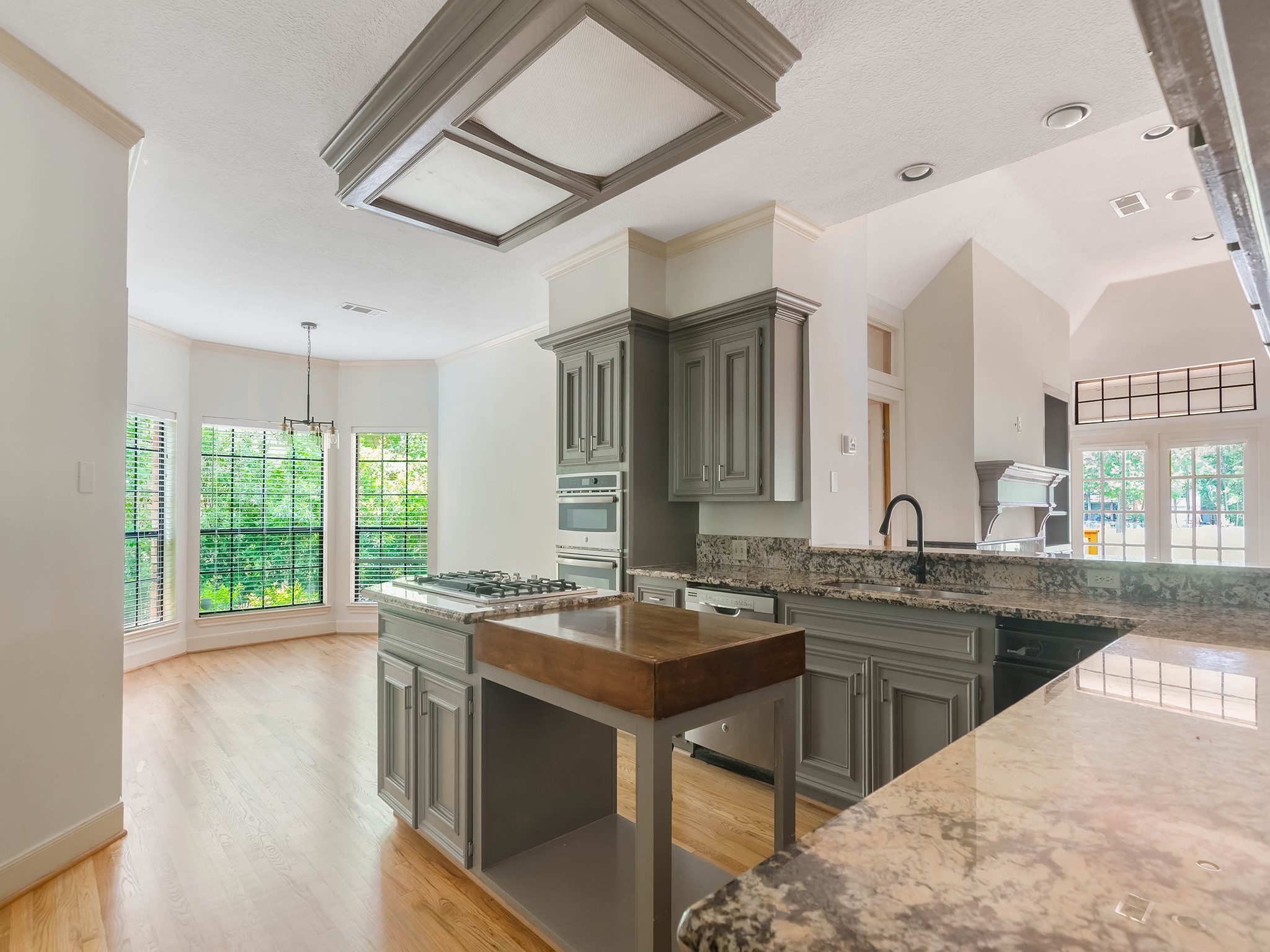 33 SWEETLEAF CT , The Woodlands, TX, 77381 | 26787506 | Realty Texas LLC