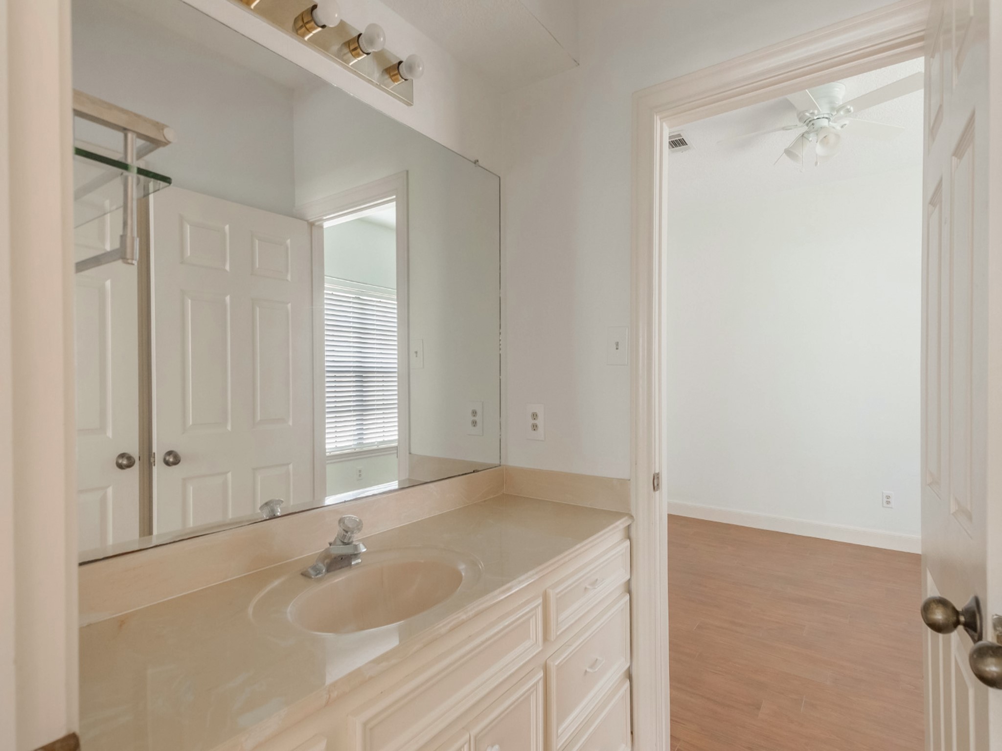 33 SWEETLEAF CT , The Woodlands, TX, 77381 | 26787506 | Realty Texas LLC