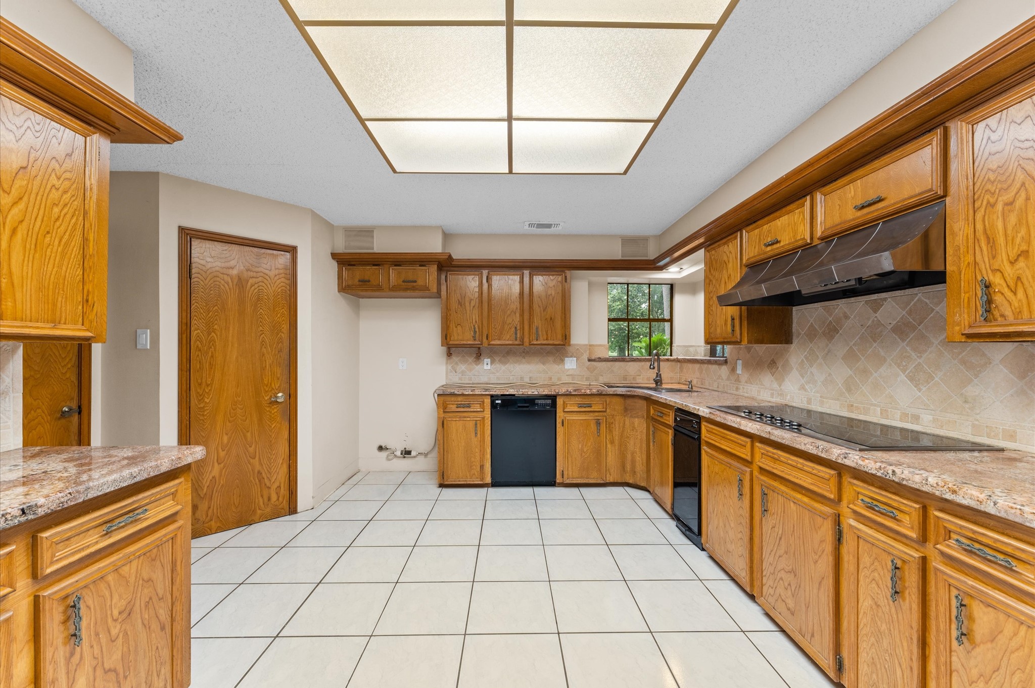 1211 Sycamore Lane , Houston, TX, 77339 | 82741204 | Realty Texas LLC
