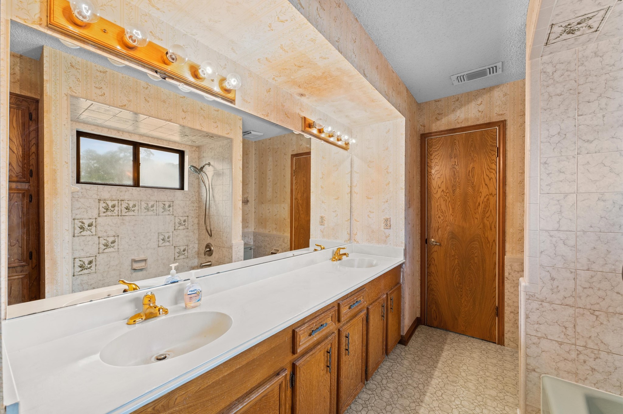 1211 Sycamore Lane , Houston, TX, 77339 | 82741204 | Realty Texas LLC
