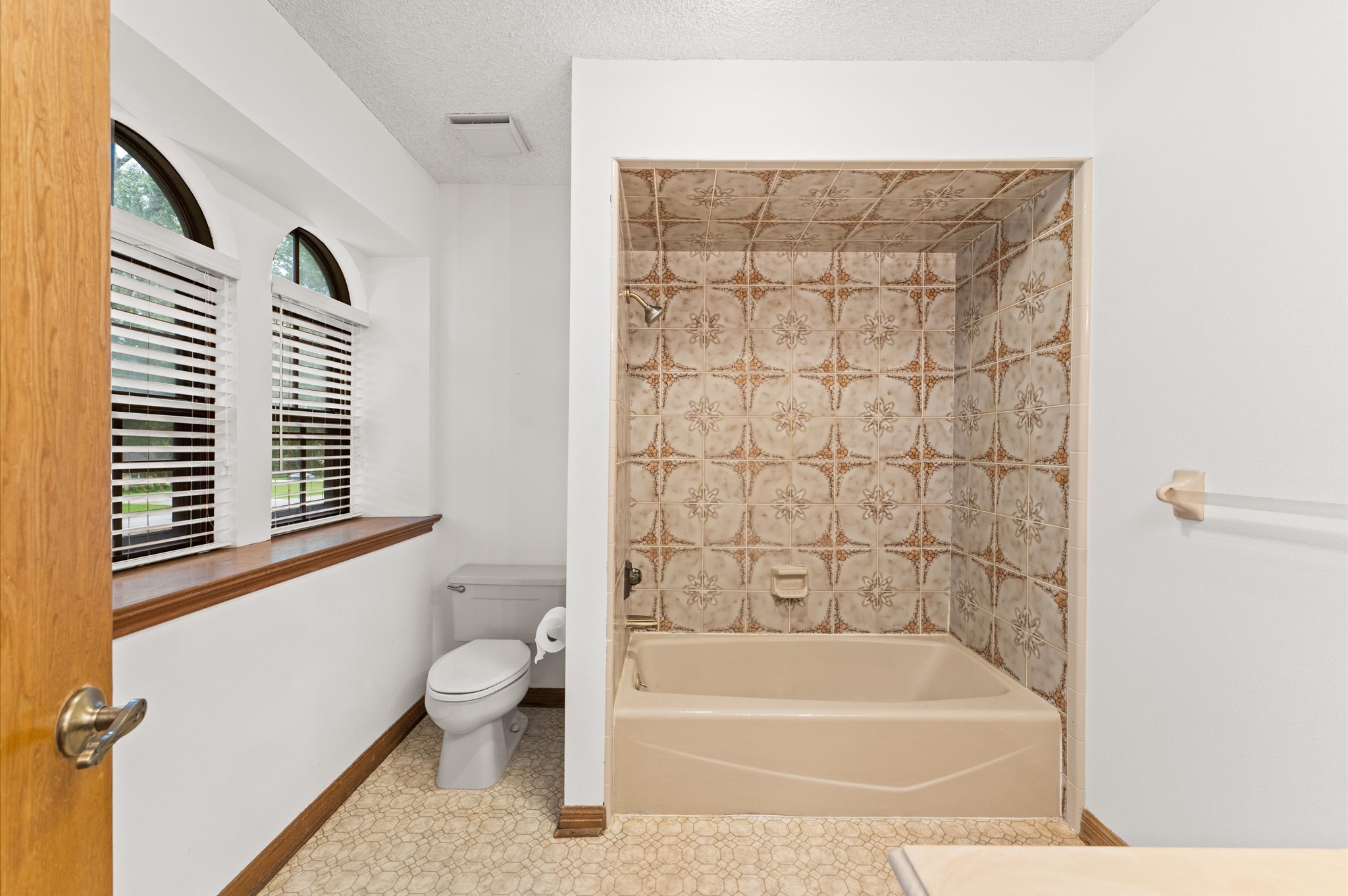 1211 Sycamore Lane , Houston, TX, 77339 | 82741204 | Realty Texas LLC