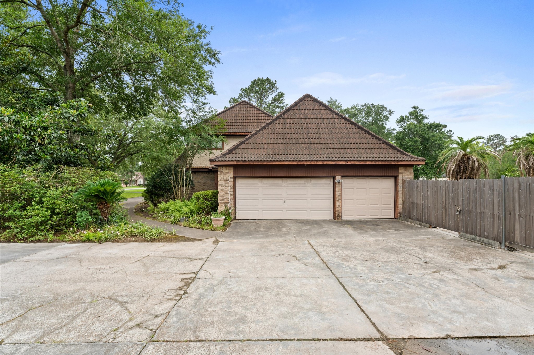 1211 Sycamore Lane , Houston, TX, 77339 | 82741204 | Realty Texas LLC