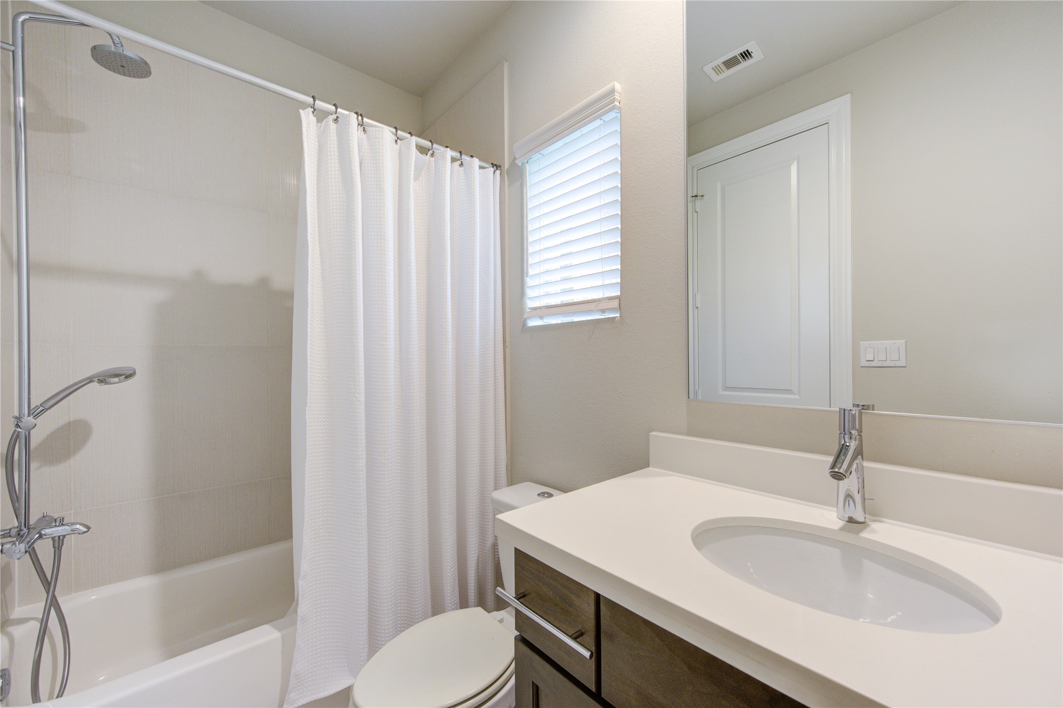 2005 Covent Garden Station , Houston, TX, 77045 | 28068058 | Realty Texas LLC