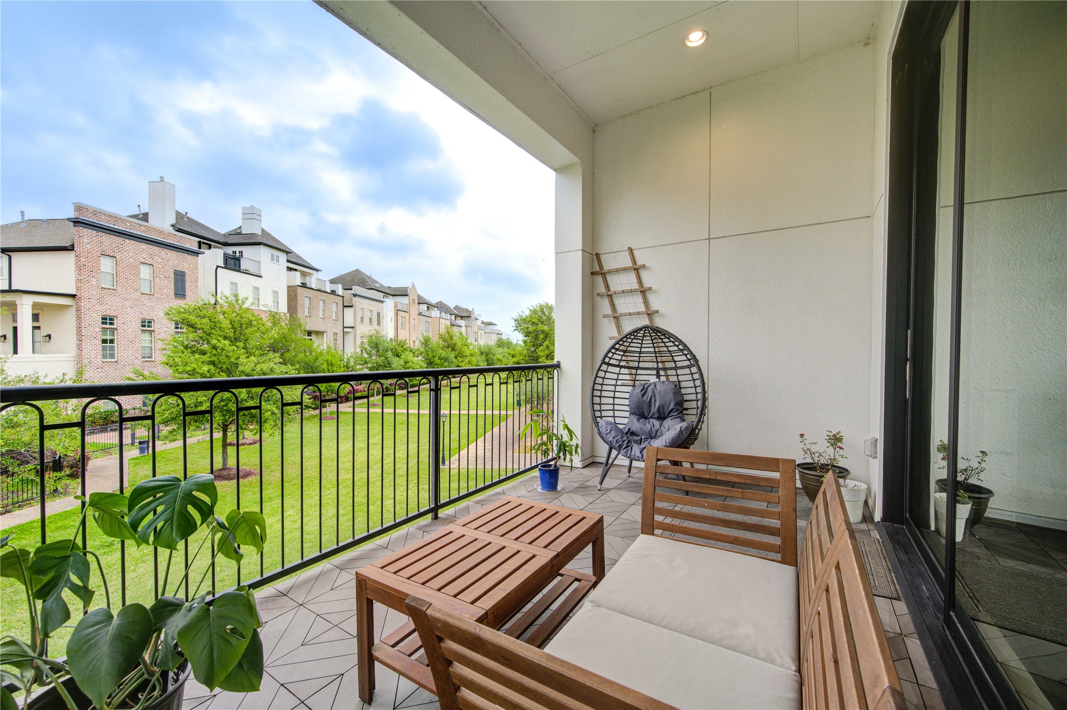 2005 Covent Garden Station , Houston, TX, 77045 | 28068058 | Realty Texas LLC