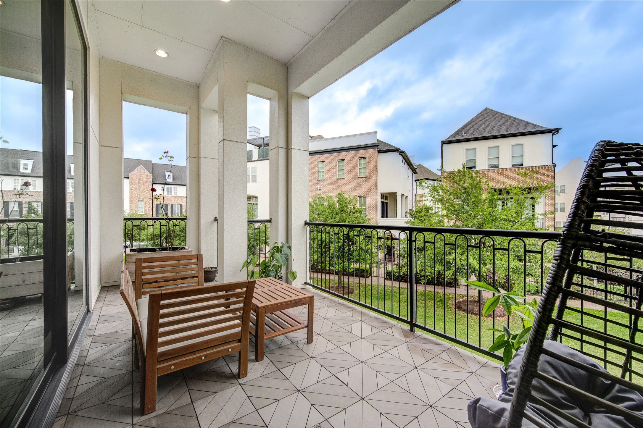 2005 Covent Garden Station , Houston, TX, 77045 | 28068058 | Realty Texas LLC