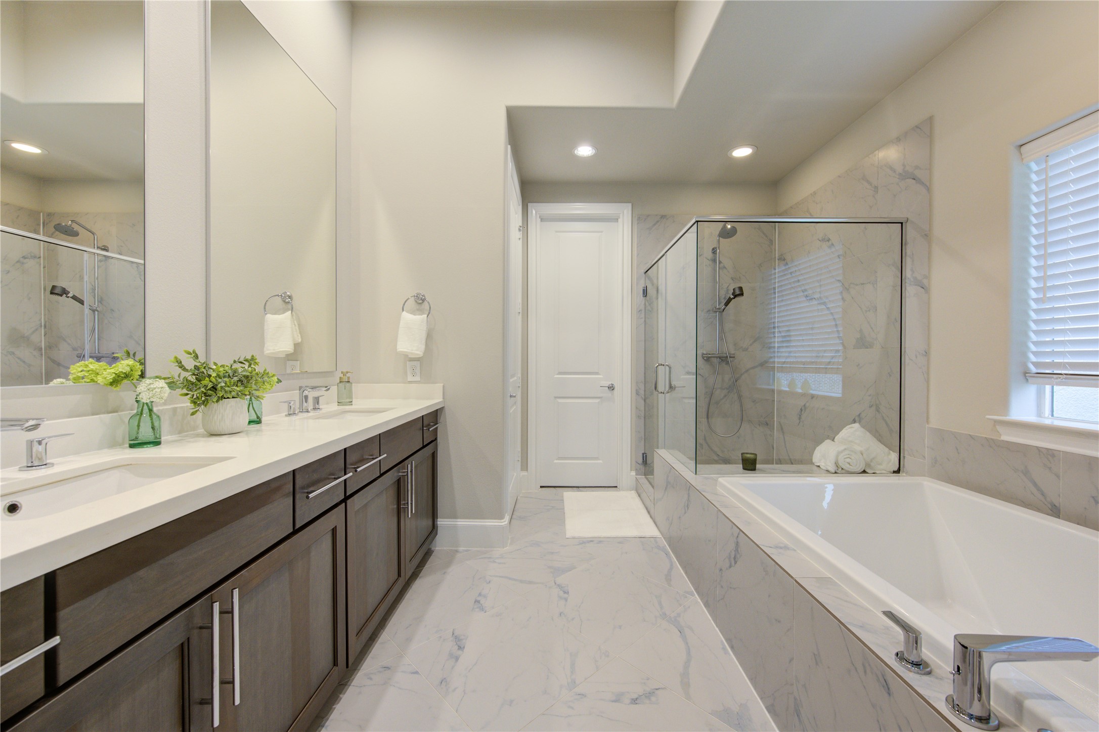 2005 Covent Garden Station , Houston, TX, 77045 | 28068058 | Realty Texas LLC