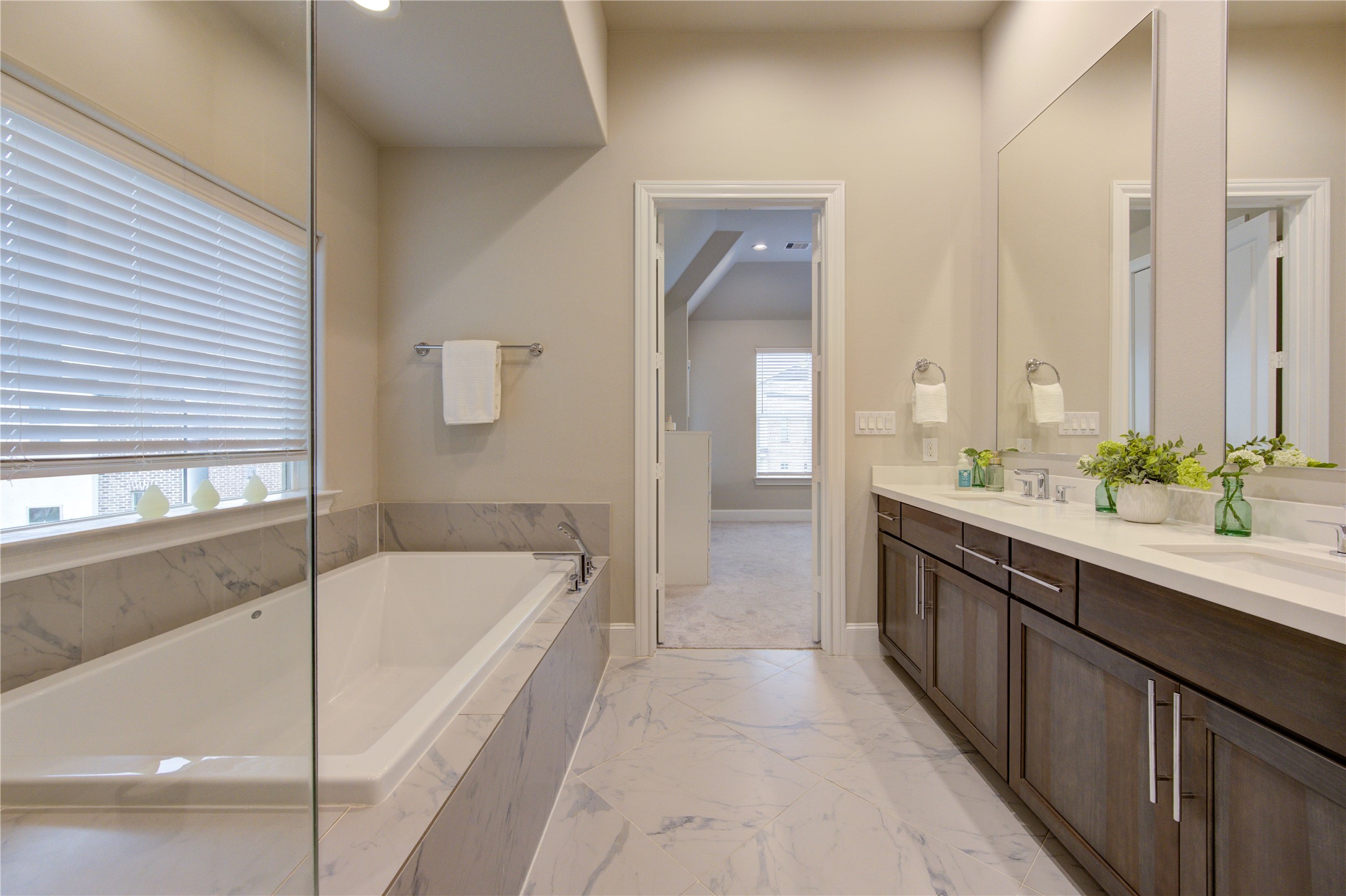 2005 Covent Garden Station , Houston, TX, 77045 | 28068058 | Realty Texas LLC