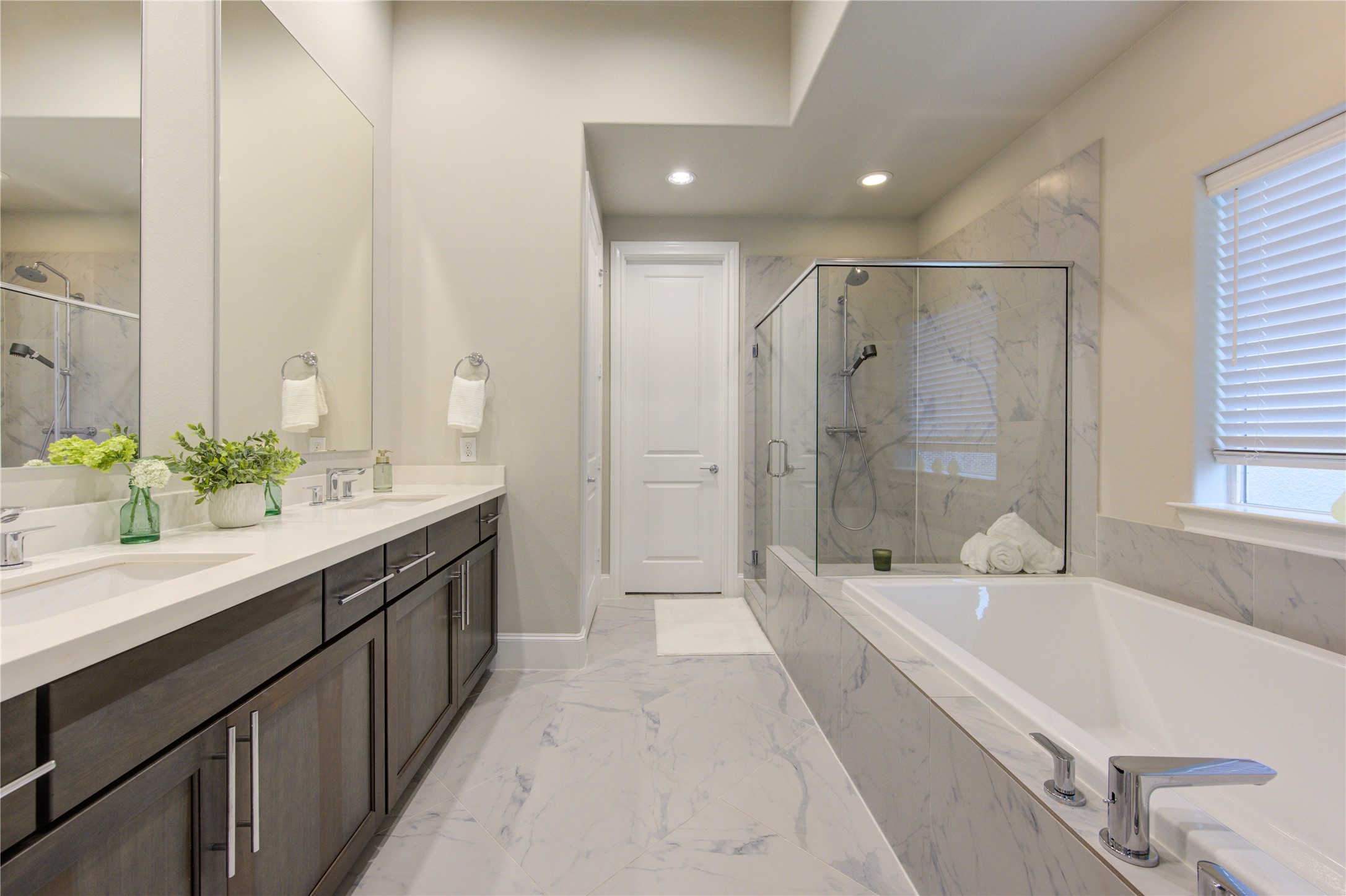 2005 Covent Garden Station , Houston, TX, 77045 | 28068058 | Realty Texas LLC