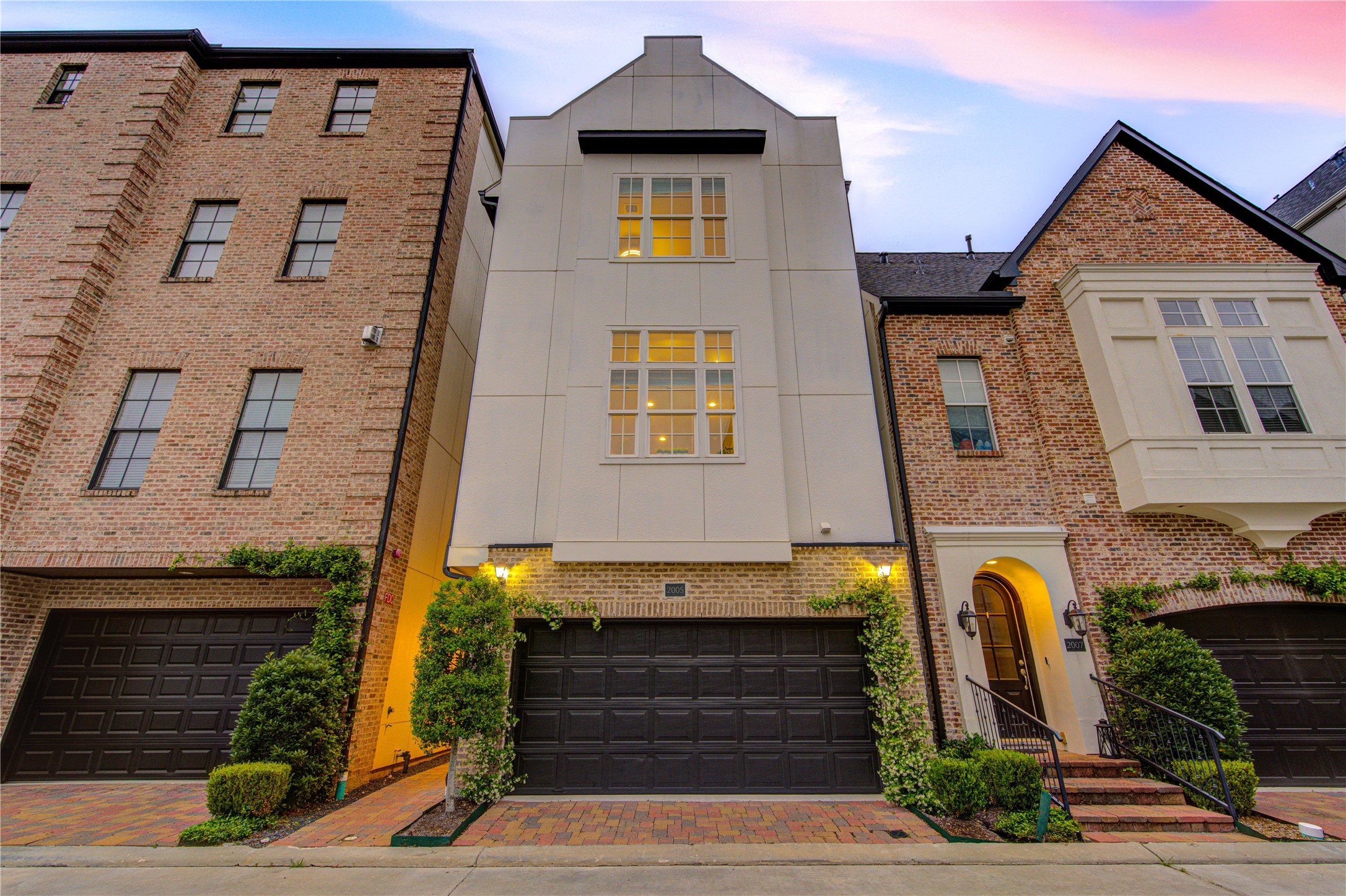 2005 Covent Garden Station , Houston, TX, 77045 | 28068058 | Realty Texas LLC