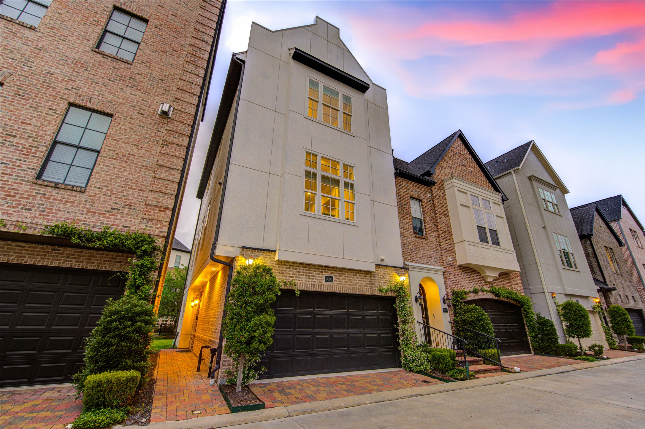 2005 Covent Garden Station , Houston, TX, 77045 | 28068058 | Realty Texas LLC