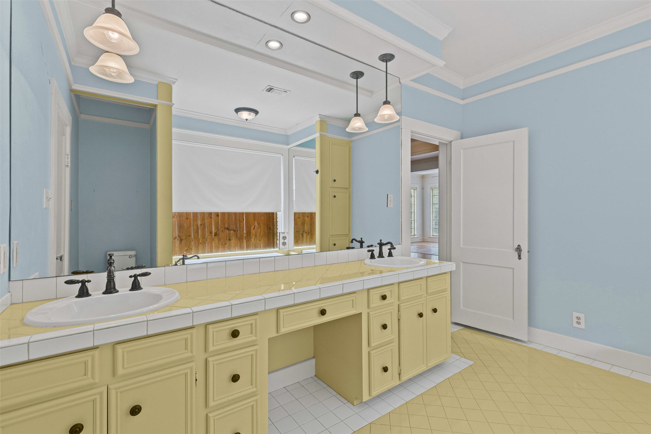 1836 Hillcrest Street , Fort Worth, TX, 76107 | 20943890 | Realty Texas LLC
