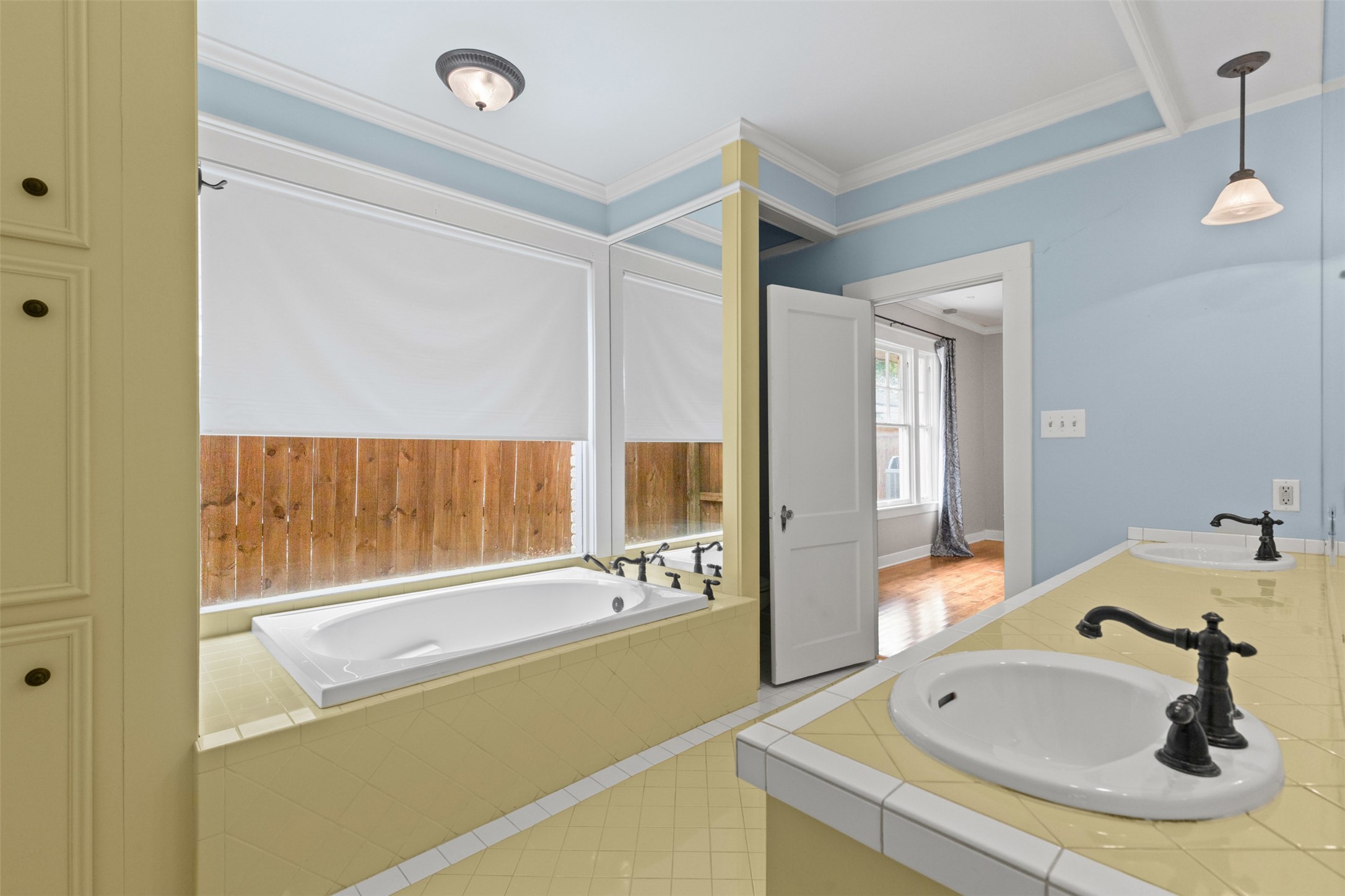 1836 Hillcrest Street , Fort Worth, TX, 76107 | 20943890 | Realty Texas LLC