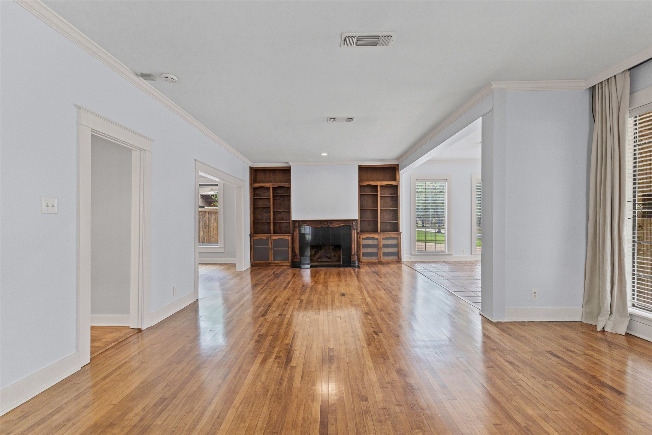 1836 Hillcrest Street , Fort Worth, TX, 76107 | 20943890 | Realty Texas LLC