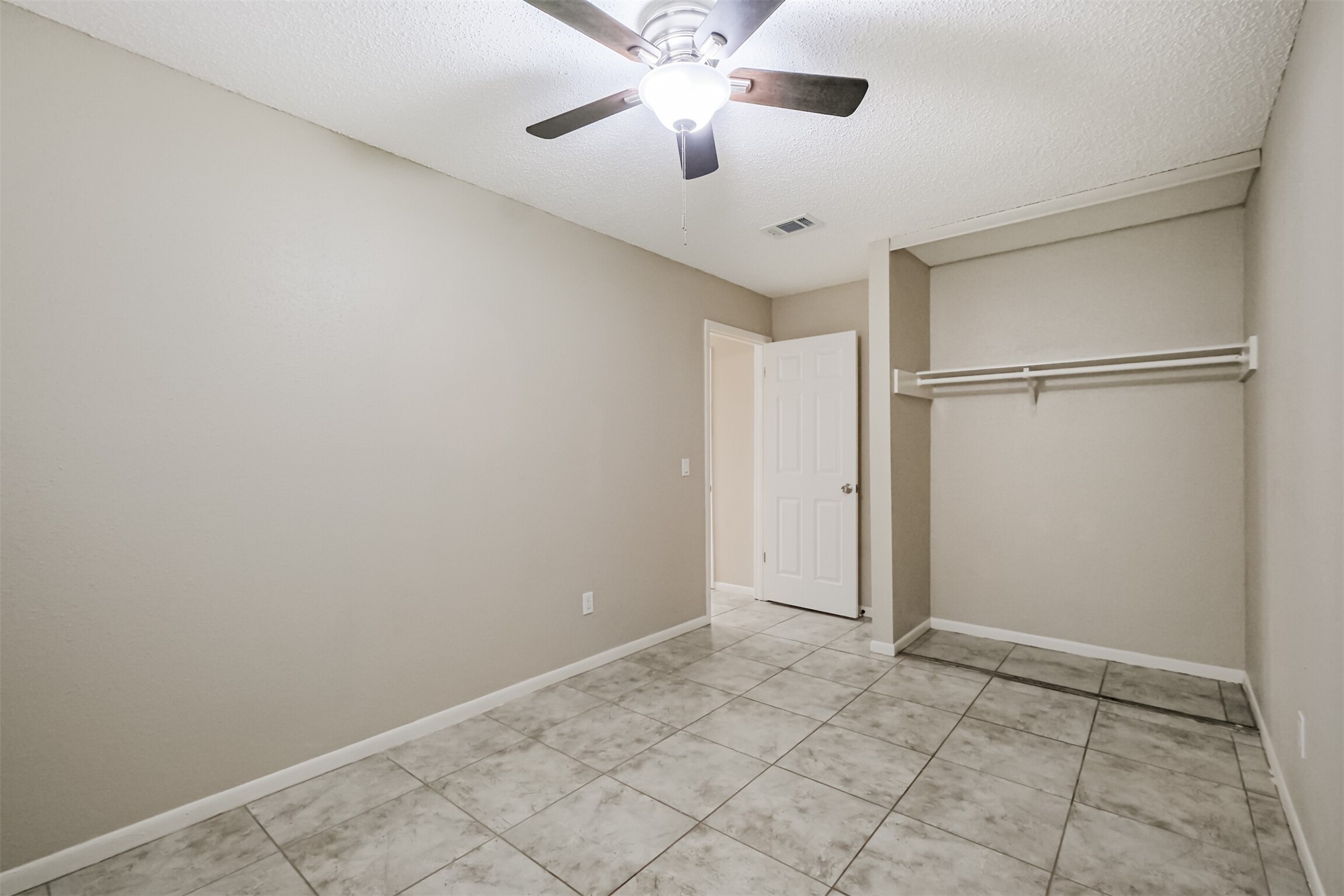 2738 Kettle Run , Sugar Land, TX, 77479 | 3962979 | Realty Texas LLC