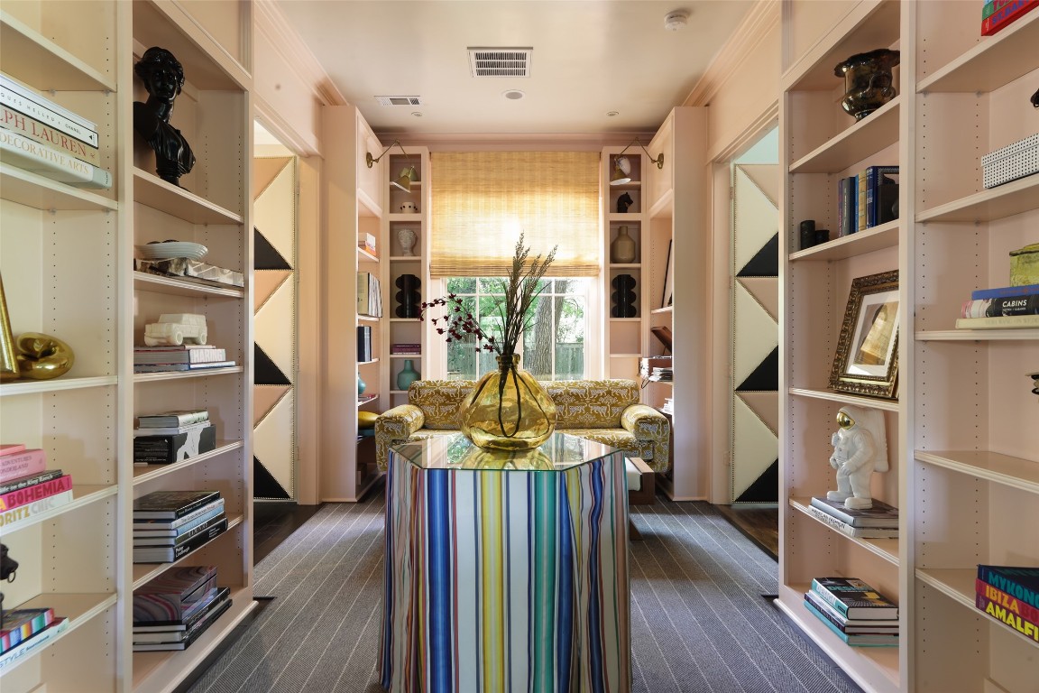 102 Crestwood Court , Austin, TX, 78746 | 5057082 | Realty Texas LLC