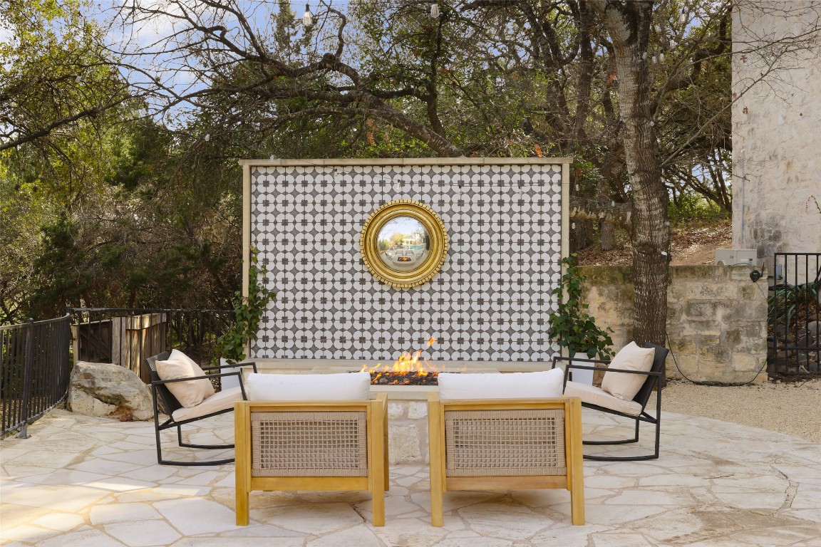 102 Crestwood Court , Austin, TX, 78746 | 5057082 | Realty Texas LLC