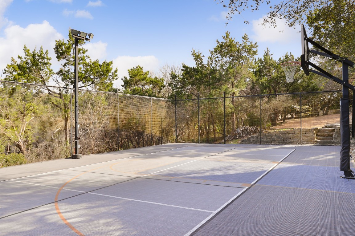 102 Crestwood Court , Austin, TX, 78746 | 5057082 | Realty Texas LLC