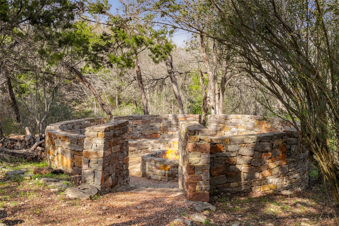 102 Crestwood Court , Austin, TX, 78746 | 5057082 | Realty Texas LLC