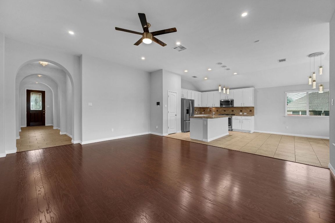 140 W Highfield Street , Hutto, TX, 78634 | 8385744 | Realty Texas LLC