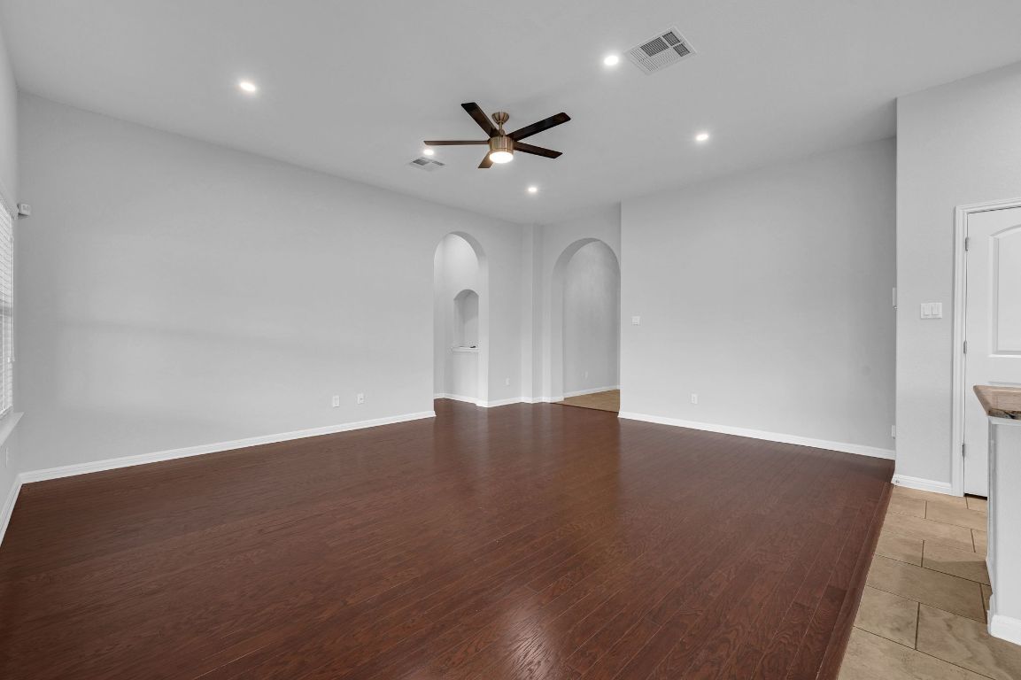 140 W Highfield Street , Hutto, TX, 78634 | 8385744 | Realty Texas LLC