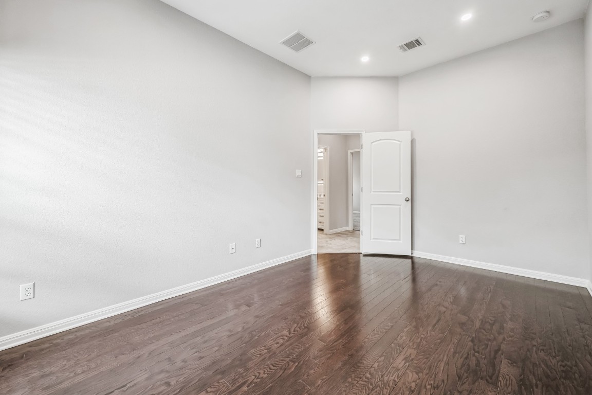 140 W Highfield Street , Hutto, TX, 78634 | 8385744 | Realty Texas LLC