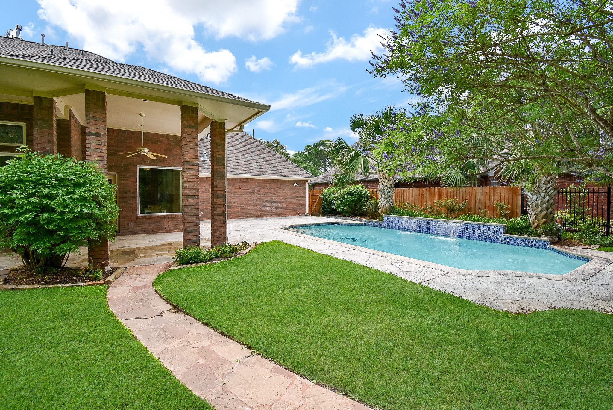 5607 Peninsula Park Drive , Houston, TX, 77041 | 74706969 | Realty Texas LLC