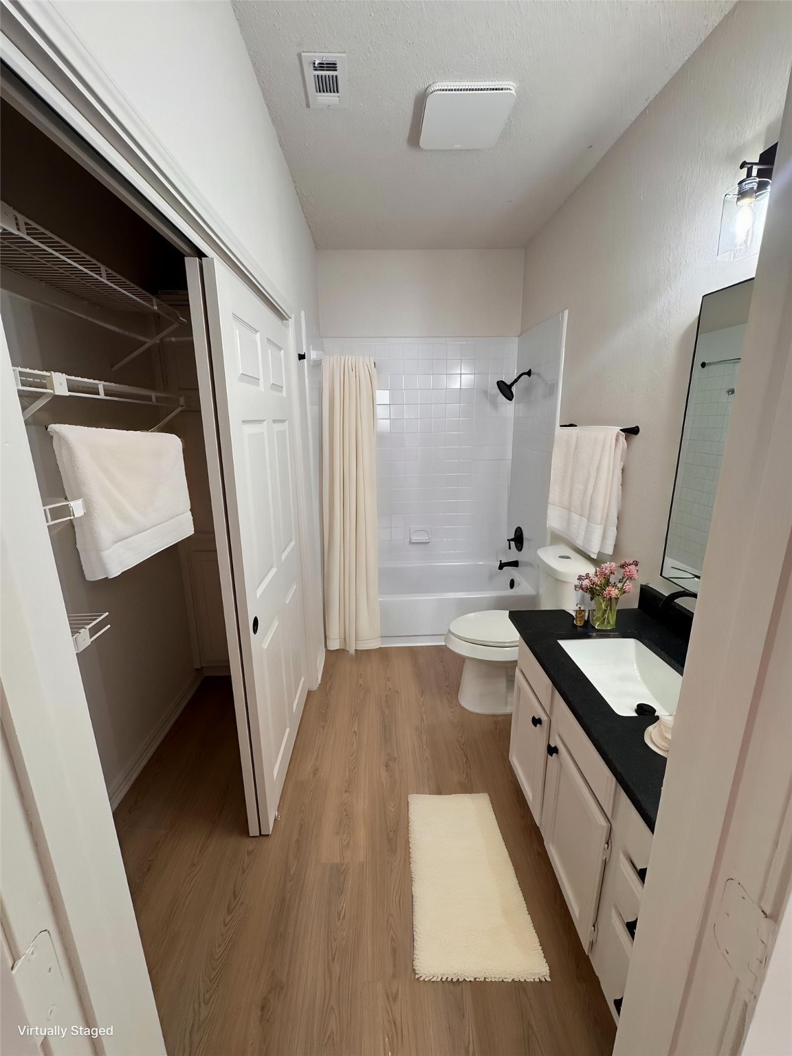4800 W Lovers Lane 212 , Dallas, TX, 75209 | 20944916 | Realty Texas LLC