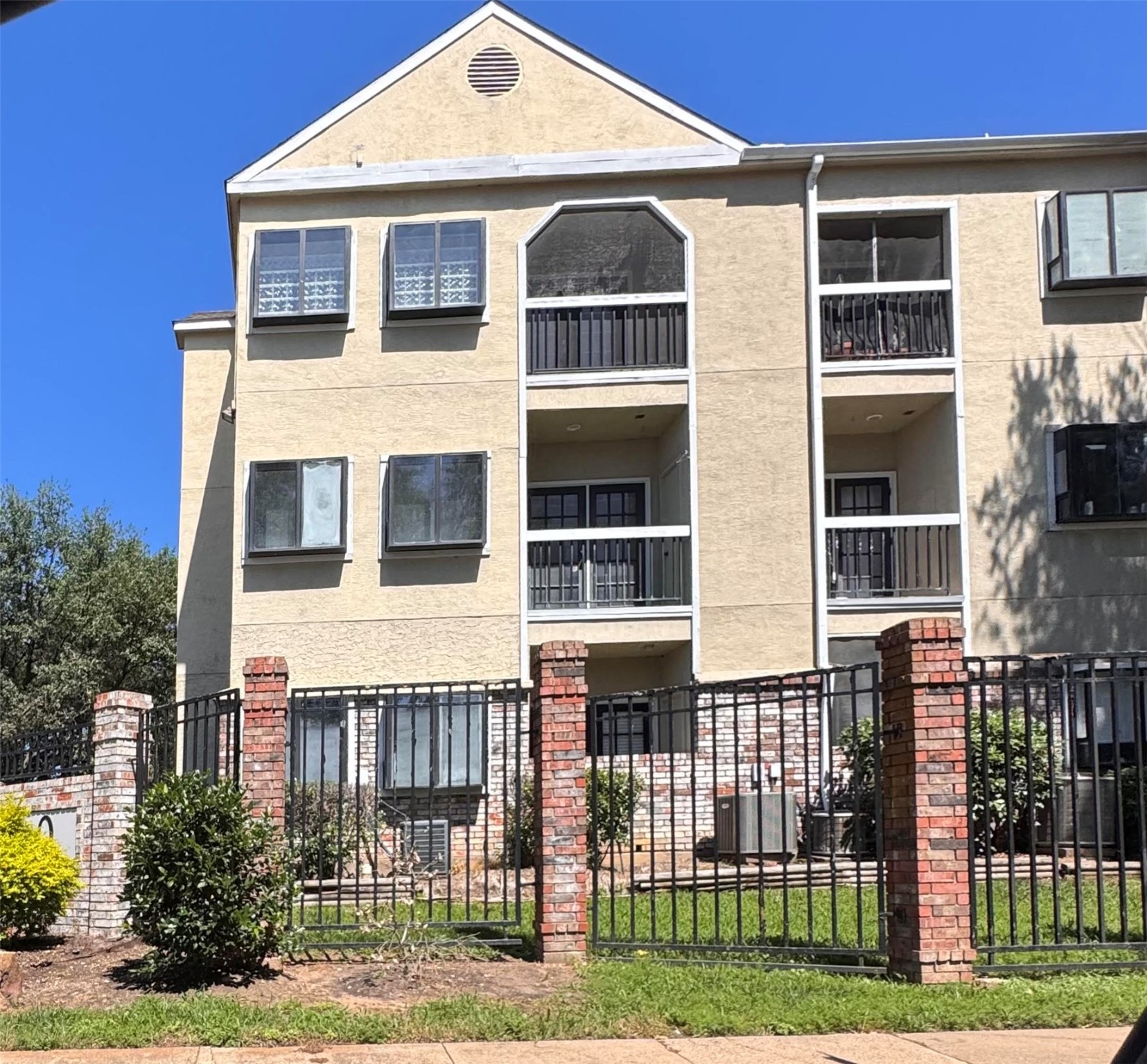 4800 W Lovers Lane 212 , Dallas, TX, 75209 | 20944916 | Realty Texas LLC