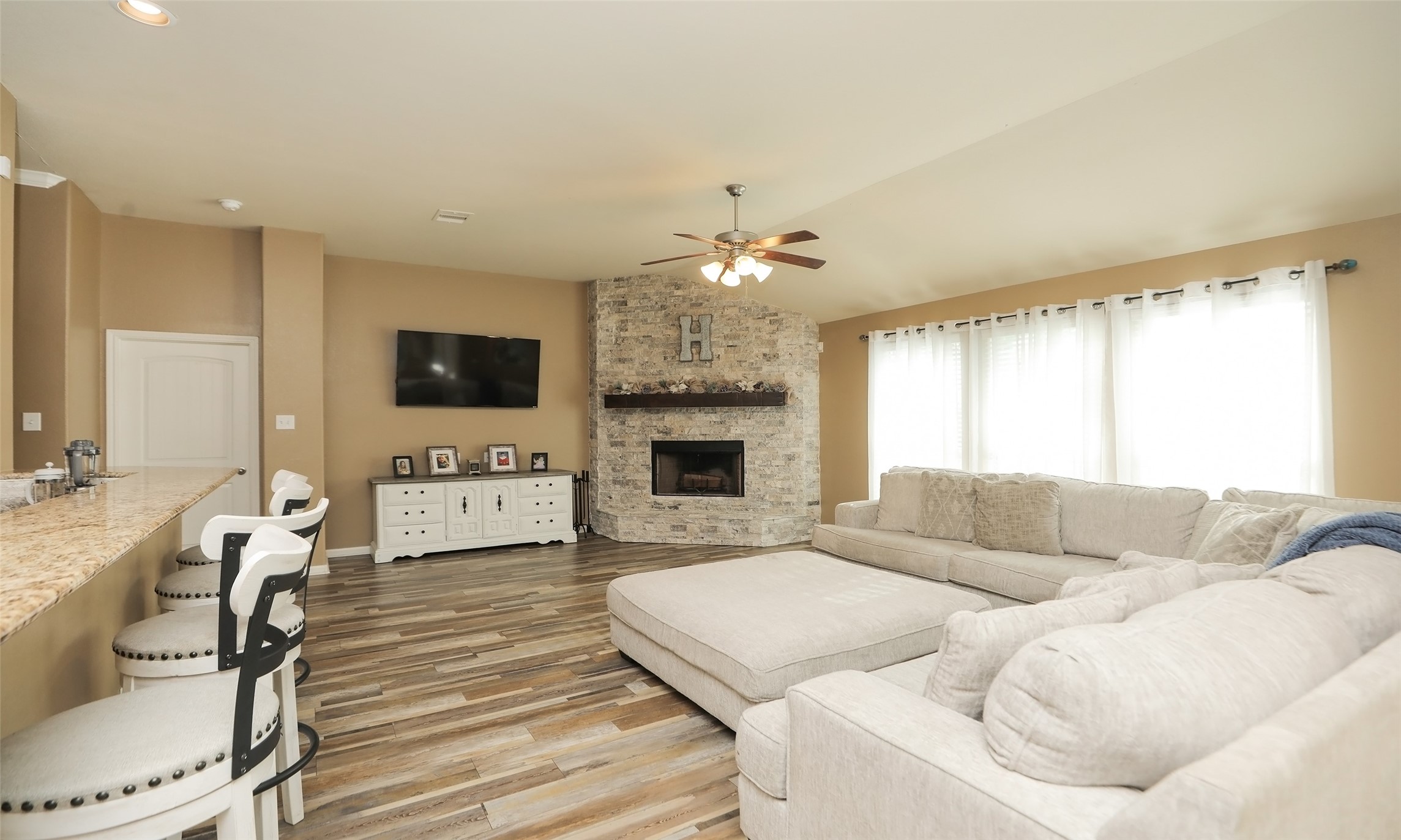 15727 W Chamfer Way , Crosby, TX, 77532 | 62899436 | Realty Texas LLC
