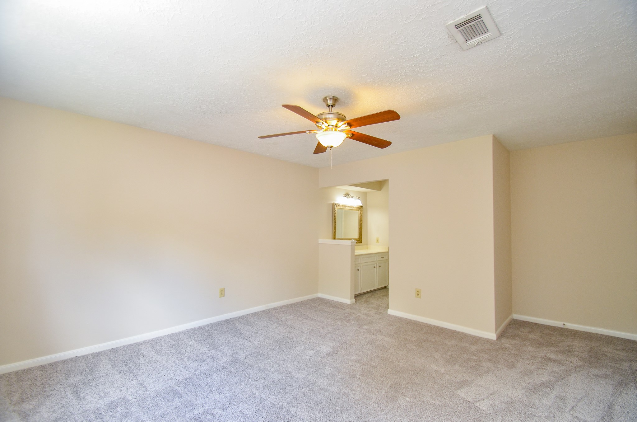 12023 Sleepy Pines , Houston, TX, 77066 | 89546149 | Realty Texas LLC