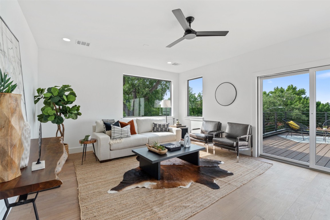 2303 Westworth Circle , Austin, TX, 78704 | 6702283 | Realty Texas LLC