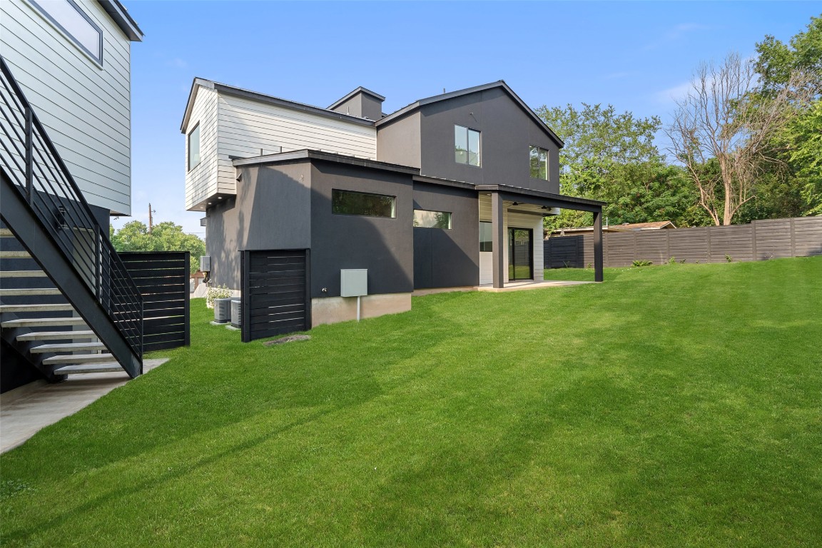 2303 Westworth Circle , Austin, TX, 78704 | 6702283 | Realty Texas LLC