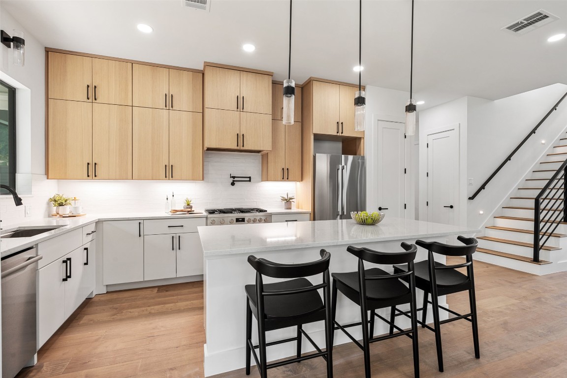 2303 Westworth Circle , Austin, TX, 78704 | 6702283 | Realty Texas LLC