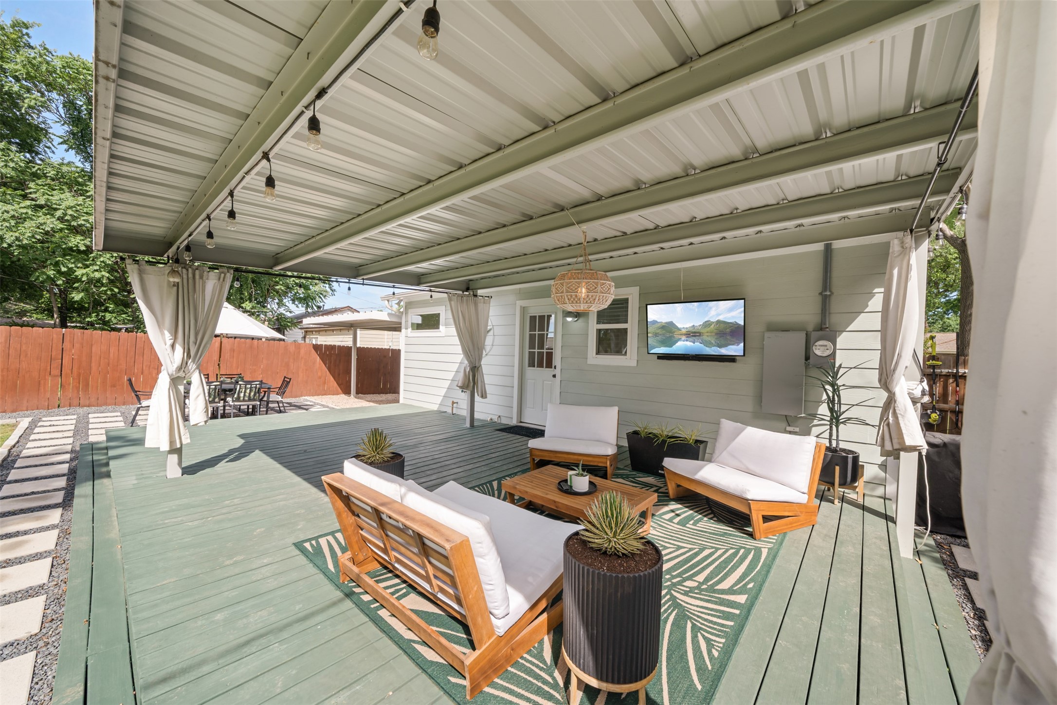 3909 Lisbon Street , Fort Worth, TX, 76107 | 20944881 | Realty Texas LLC