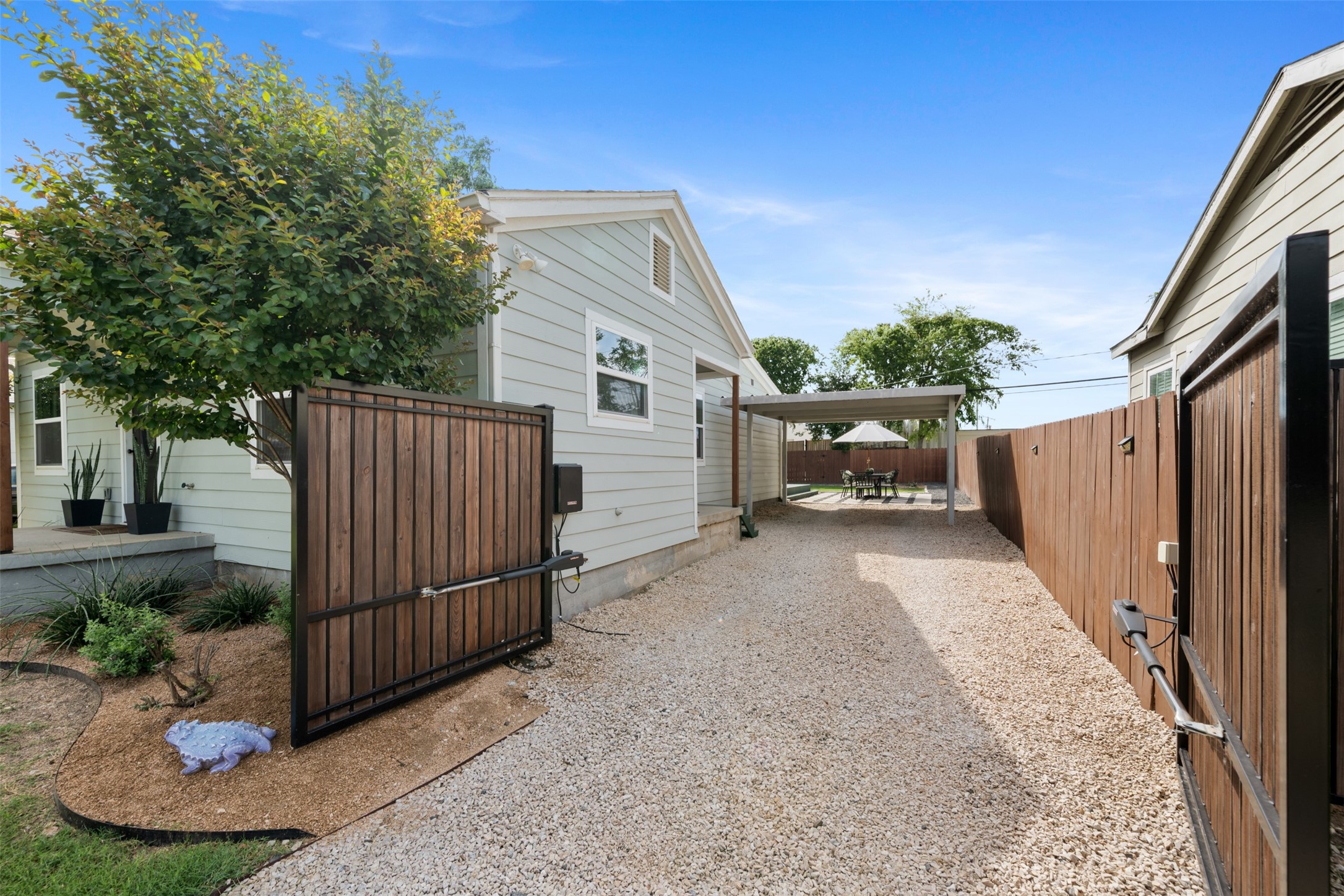 3909 Lisbon Street , Fort Worth, TX, 76107 | 20944881 | Realty Texas LLC