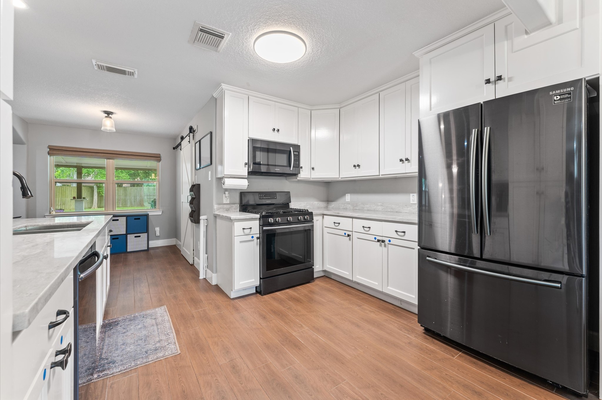107 Royal Court , Friendswood, TX, 77546 | 67817606 | Realty Texas LLC