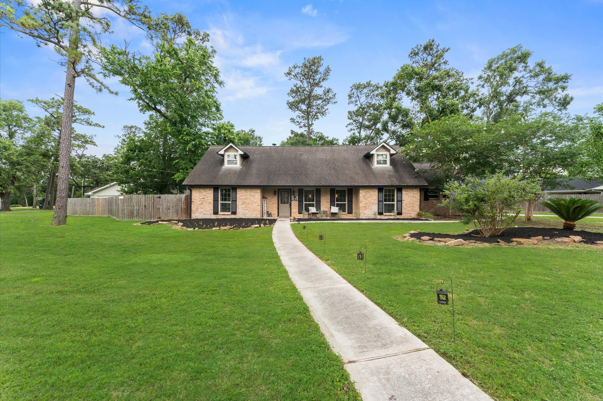 107 Royal Court , Friendswood, TX, 77546 | 67817606 | Realty Texas LLC