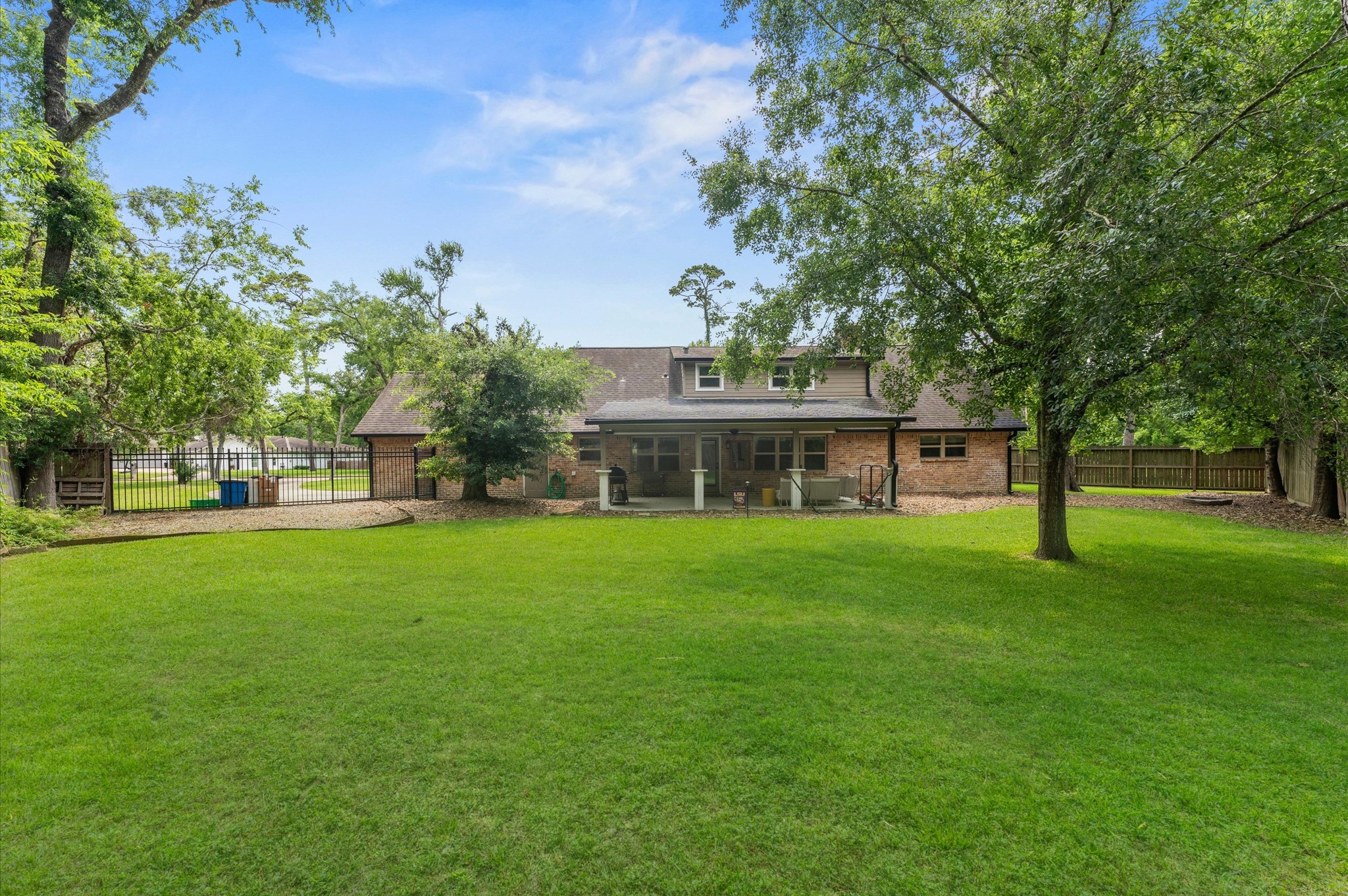 107 Royal Court , Friendswood, TX, 77546 | 67817606 | Realty Texas LLC
