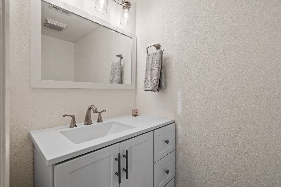 4413 Whispering Valley Drive , Austin, TX, 78727 | 6767577 | Realty Texas LLC