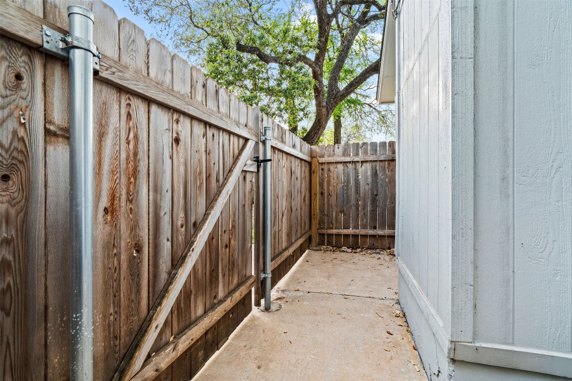 4413 Whispering Valley Drive , Austin, TX, 78727 | 6767577 | Realty Texas LLC